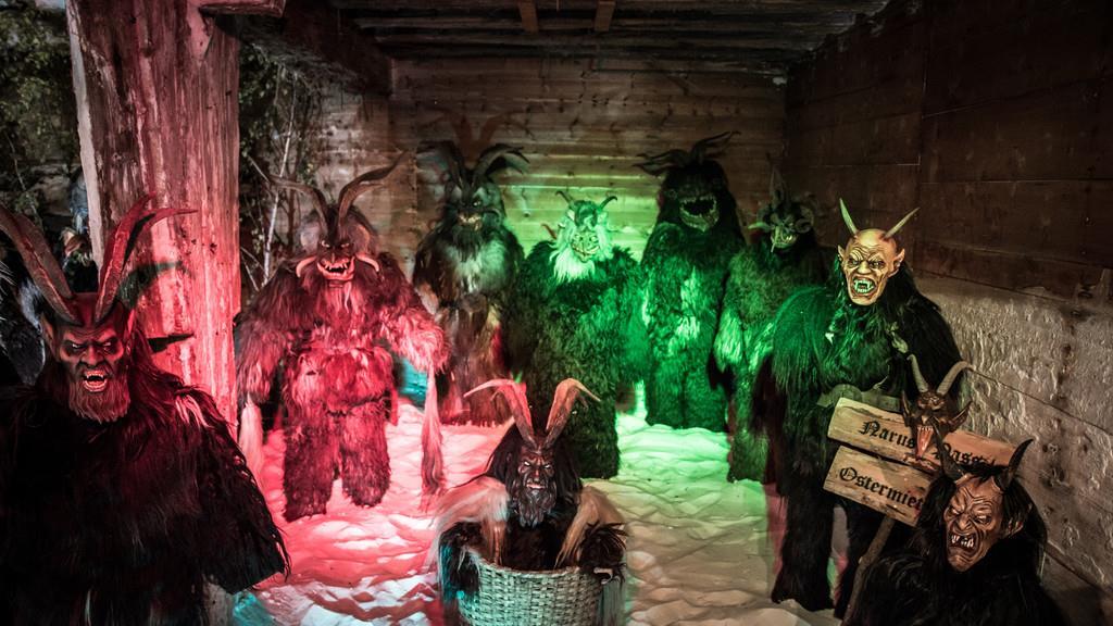 Maskenausstellung in der Alten Saline