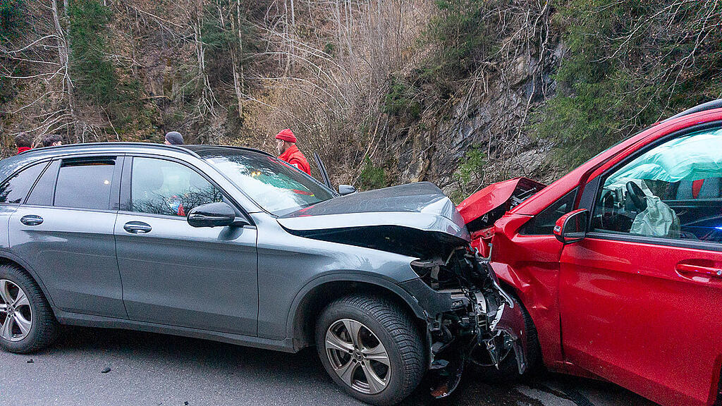 Frontalcrash auf B166 in Annaberg