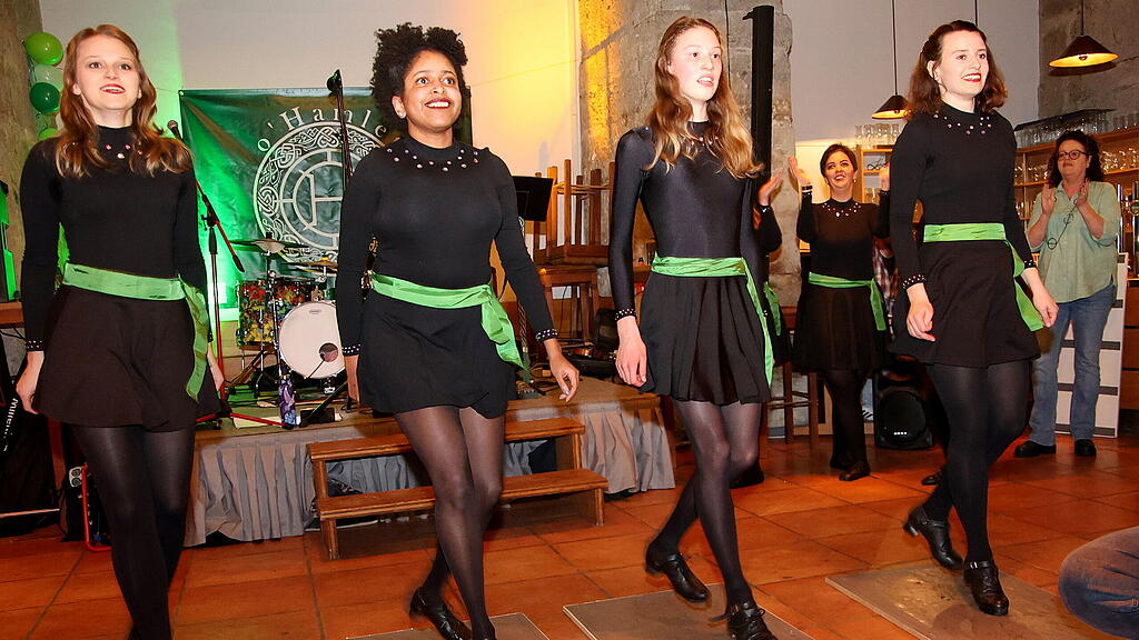 St. Patrick\u00b4s Day im Br\u00e4ust\u00fcbl Kaltenhausen