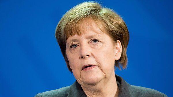 Mehr als 300 Berichte über Merkel gespeichert