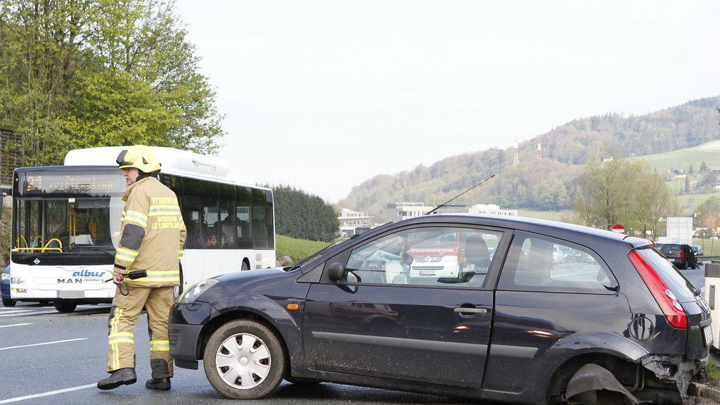 Spektakulärer Crash an MGC Kreuzung in Bergheim