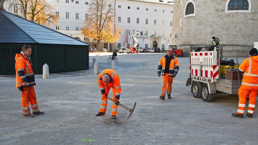 Salzburger Christkindlmarkt wird aufgebaut
