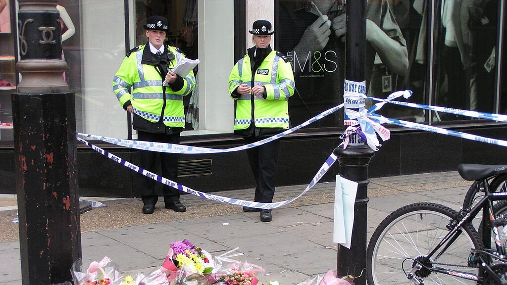 Zwei weitere Personen wurden in Birmingham festgenommen.