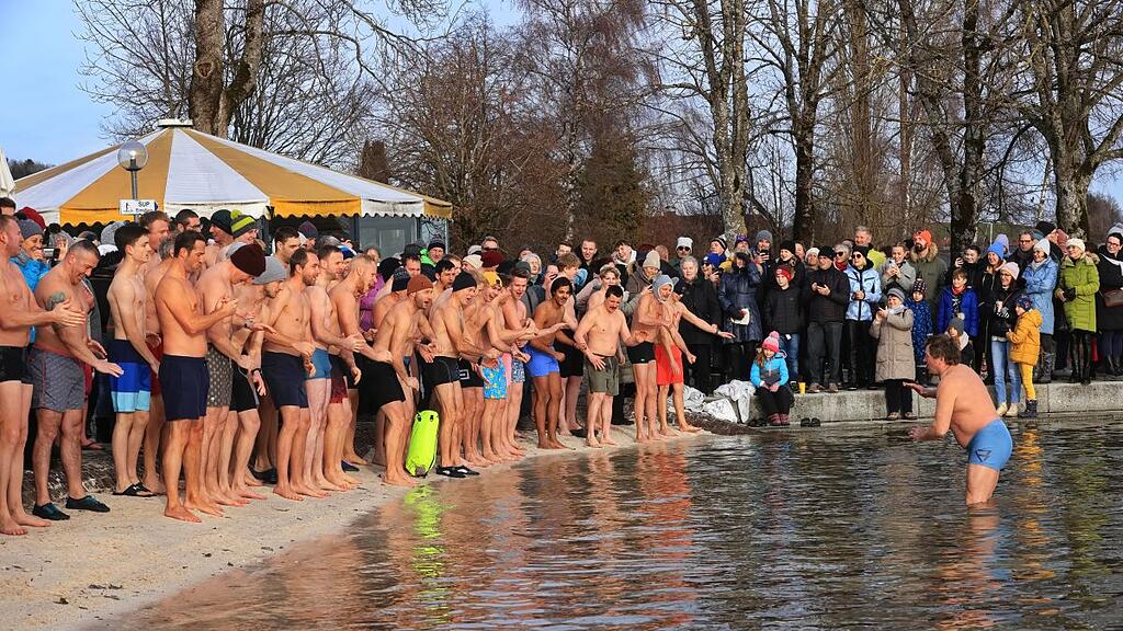 Silvesterschwimmen im Obertrumer See