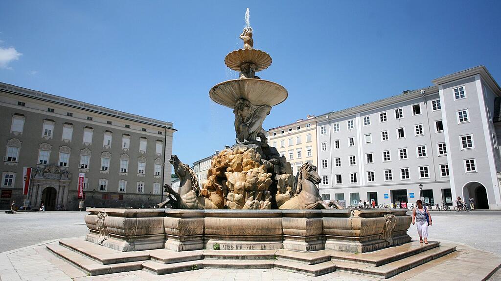 Am Residenzplatz soll ein Mahnmal in Form eines Kubus entstehen.