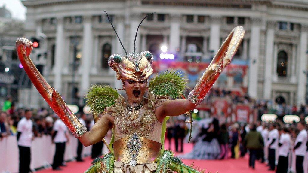 Life Ball 2014: Erste Gäste am Magenta Carpet (Kostüme)