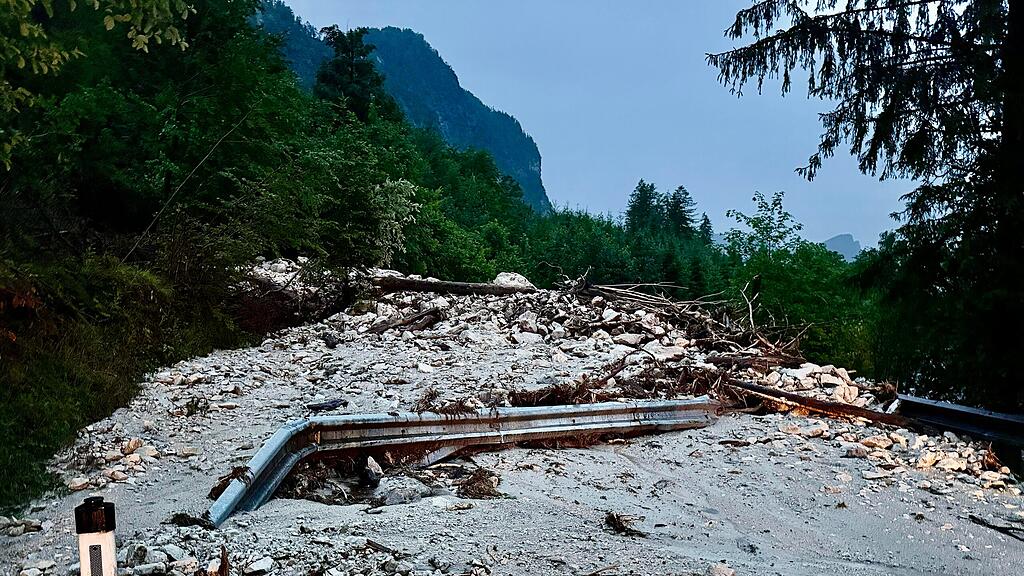 Mure auf Kienbergwand Landesstraße zwischen St. Gilgen und Oberwang