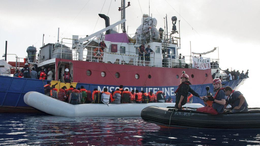 "Lifeline" irrt durch Mittelmeer