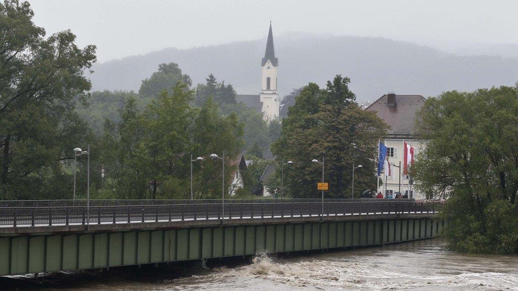Hochwasser in Braunau: Innbrücke gesperrt