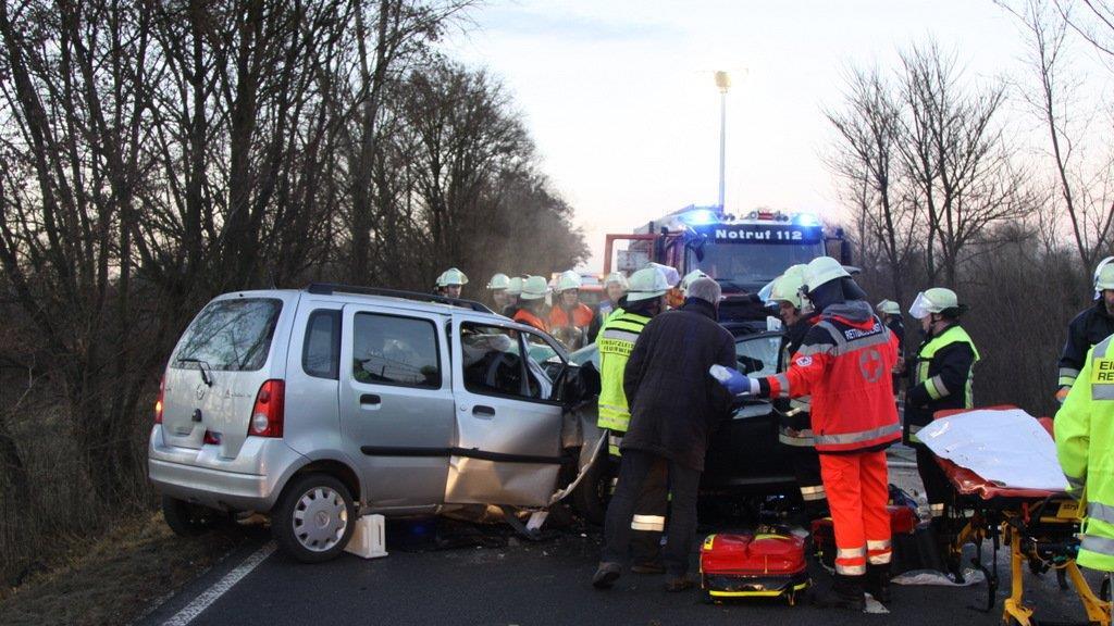 Ein Toter bei Crash auf B20, II