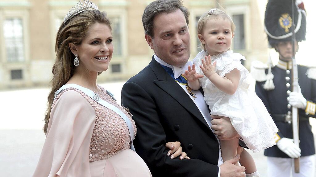 Nur zwei Tage nach der Hochzeit ihres Bruders brachte Prinzessin Madeleine einen Sohn zur Welt.