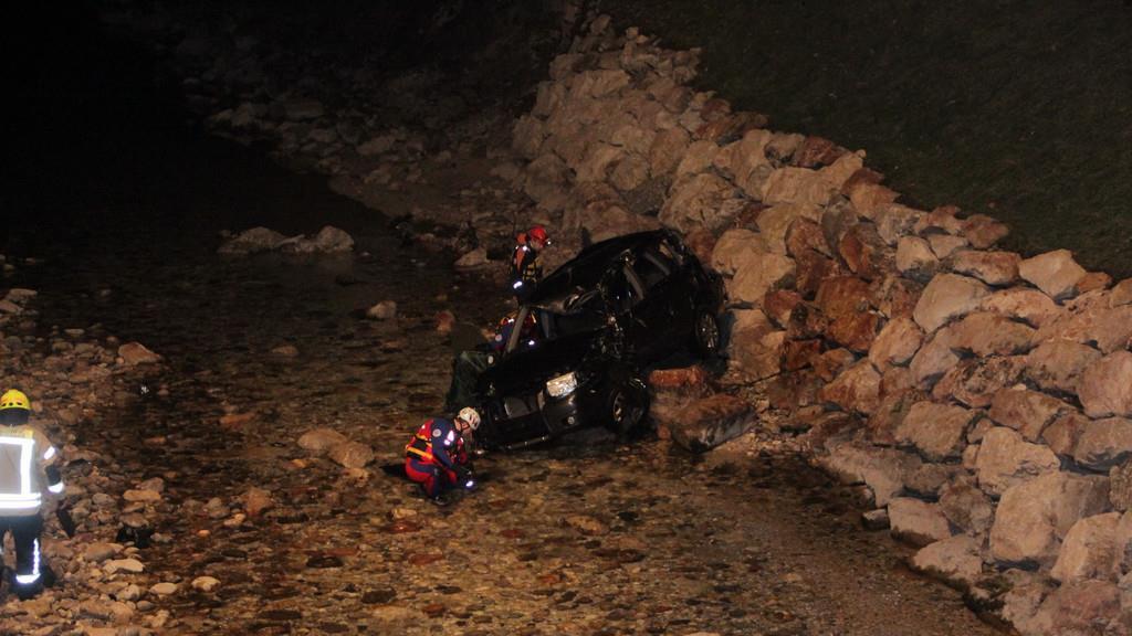 Pkw stürzt in Berchtesgadener Ache