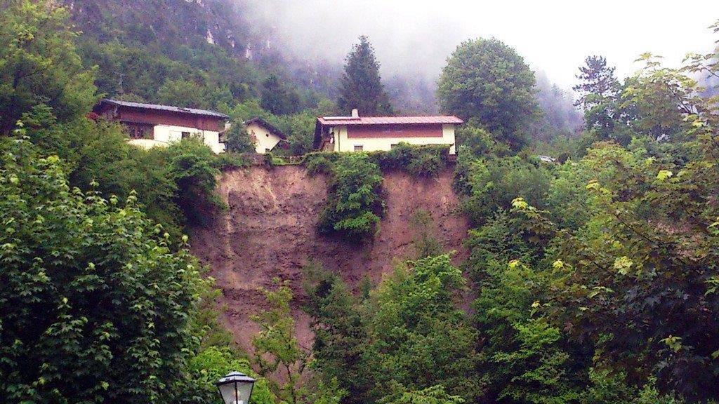 Aufräumarbeiten in Marktschellenberg