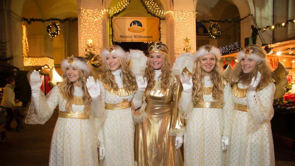 Das Christkindl und seine Engerl