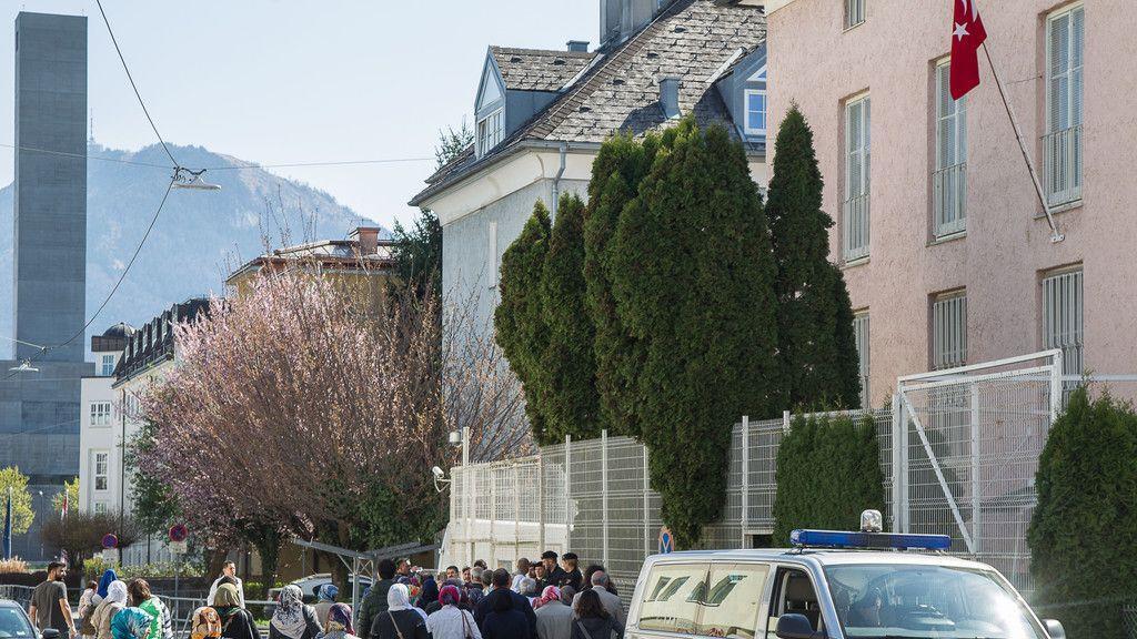 Türkei-Referendum: Andrang in Salzburg