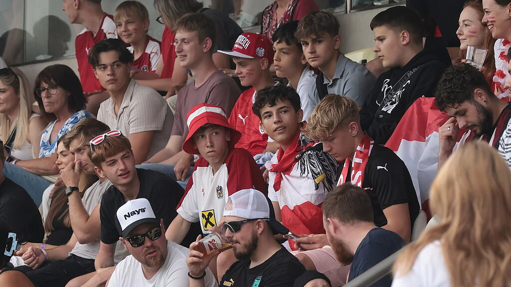 Public Viewing in Salzburg: Österreich vs. Polen
