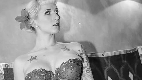 Burlesque Workshop mit TRONICAT LA MIEZ