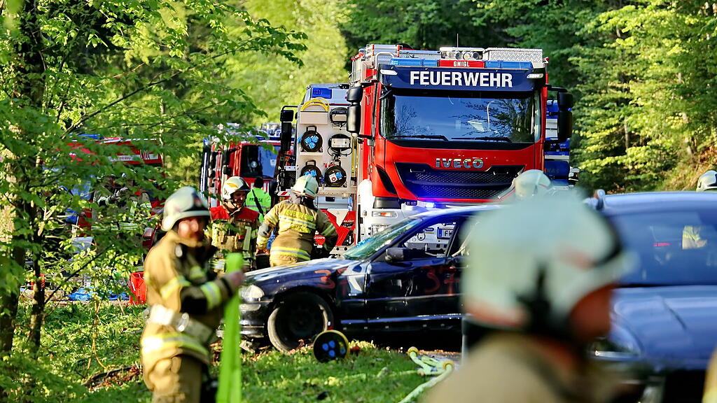 Feuerwehr\u00fcbung in Guggenthal II