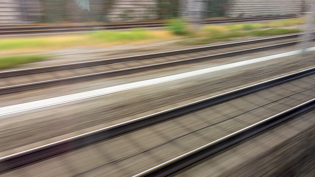 SB: Zug, Bahn, Bahnstrecke, Zugunfall, Bahnunfall