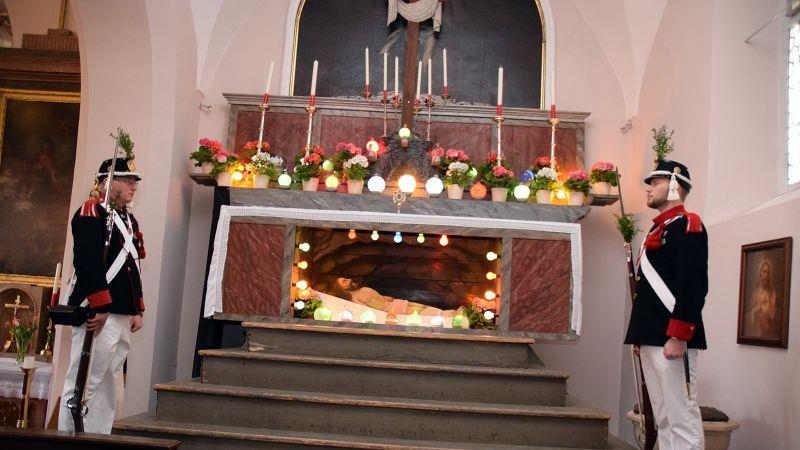 Traditionelle Grabwache in Grödig