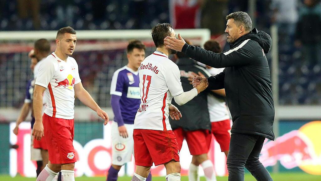 Salzburg-Coach Oscar Garcia (rechts) nimmt Ulmer in Schutz.