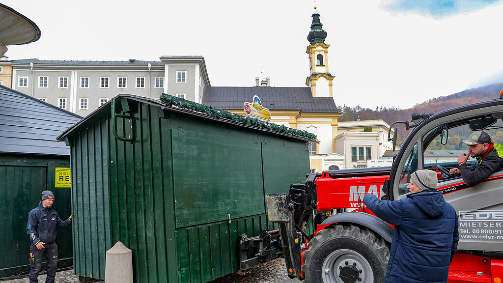 Aufbau Christkindlmarkt II