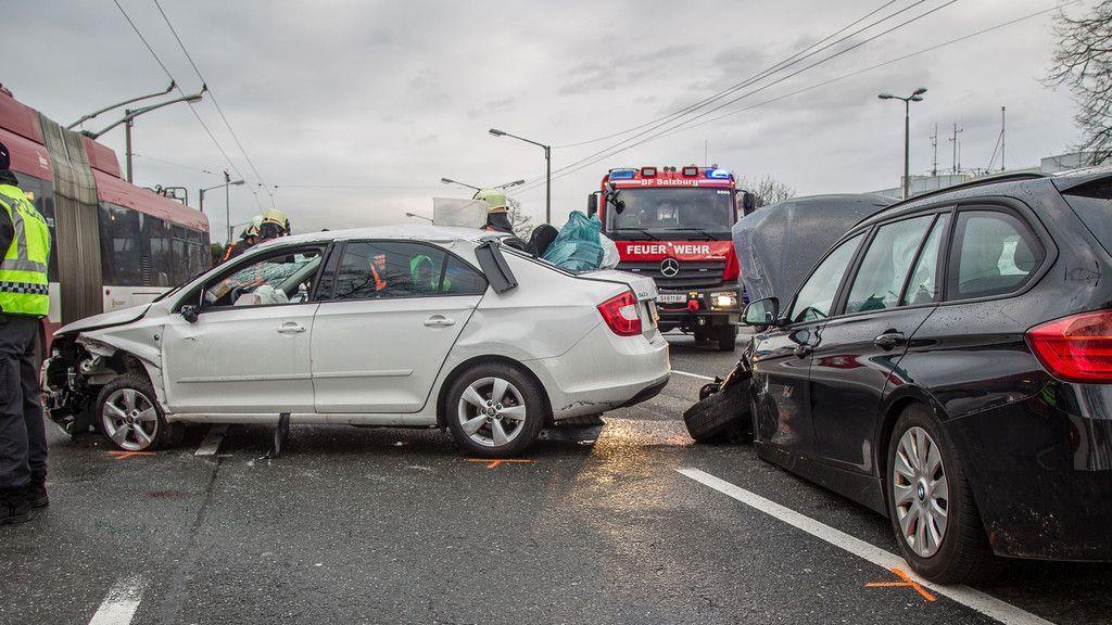 Autoüberschlag auf Innsbrucker Bundesstraße