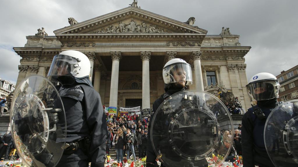Hooligans randalieren in Brüssel
