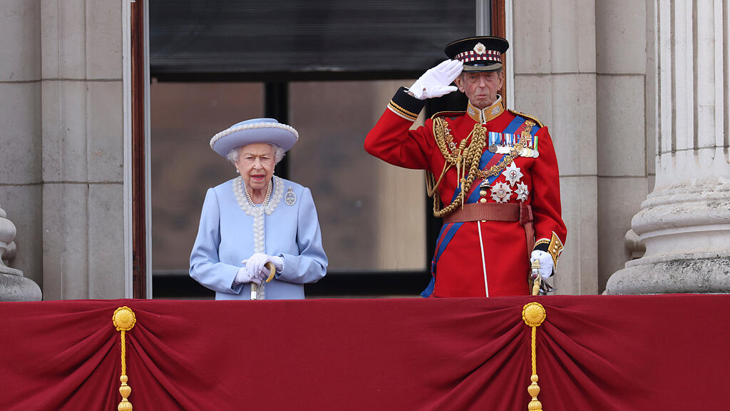 Queen feiert 70 Jahre Thronjubil\u00e4um