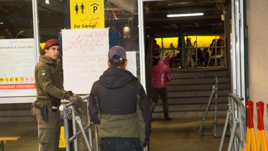 Flüchtlinge am Donnerstag am Salzburger Hauptbahnhof