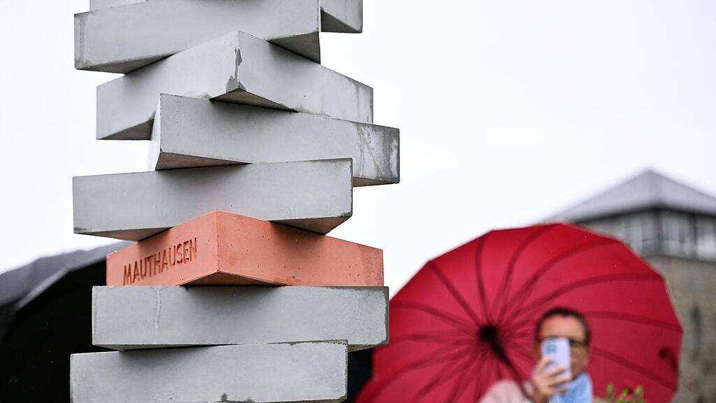 ENTHLLUNG DER AUSSENLAGER-STELE AM AREAL DER KZ-GEDENKSTTTE MAUTHAUSEN
