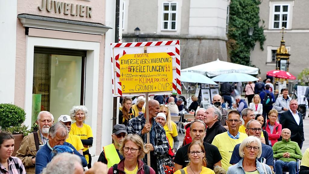 Salzburg fairantworten: Demo gegen Flächenverbrauch