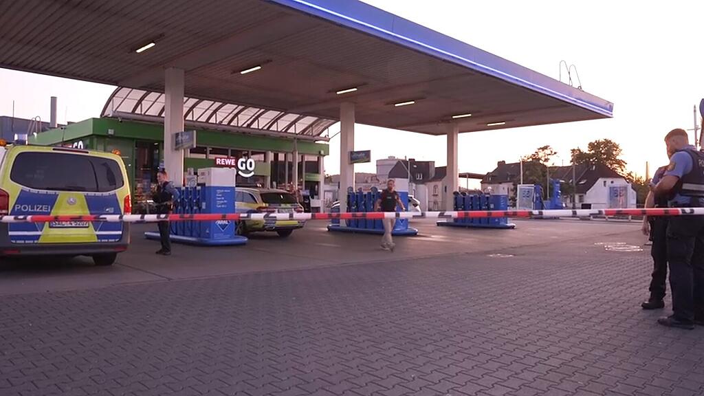 Tankstellenraub: Polizist mit Dienstwaffe getötet