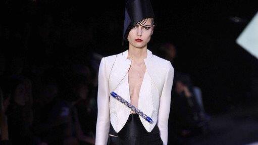 Pariser Haute Couture: Giorgio Armani Frühjahr/ Sommer 2013