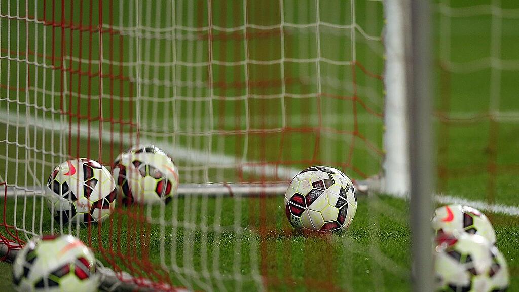 Exfußballtrainer wegen Missbrauchs von unmündigen Spielern vor Gericht