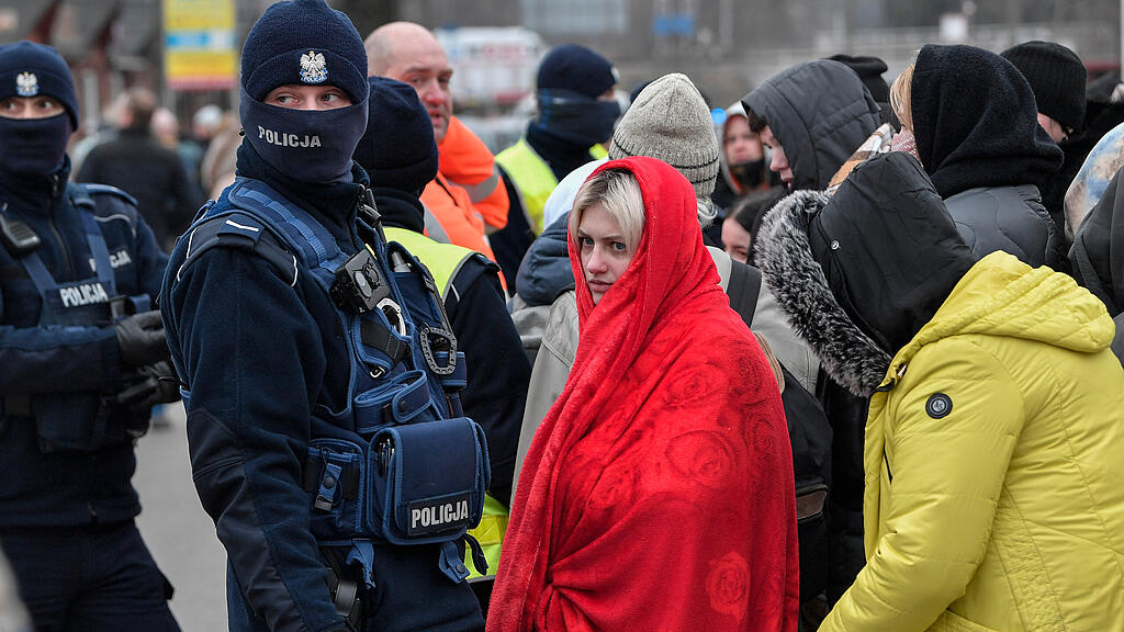 Ukraine-Krieg, Tag 12: Flüchtlinge kommen in Polen an