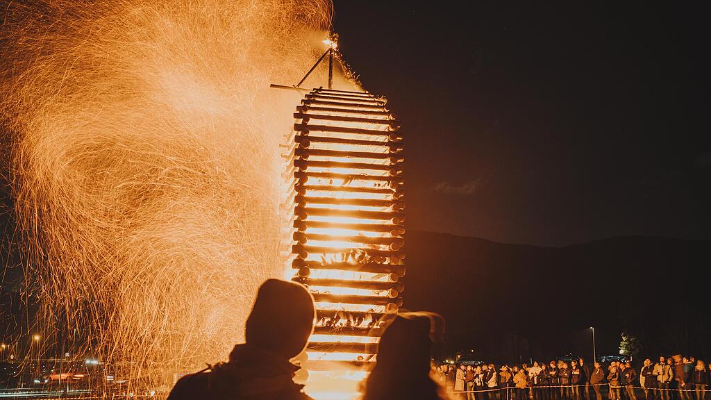 Osterfeuer im Lungau