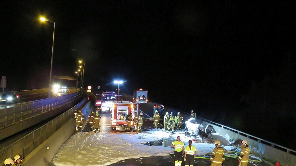 Brand Bootsanh\u00e4nger A10