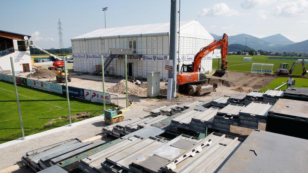 Tribünen-Bau in Grödig