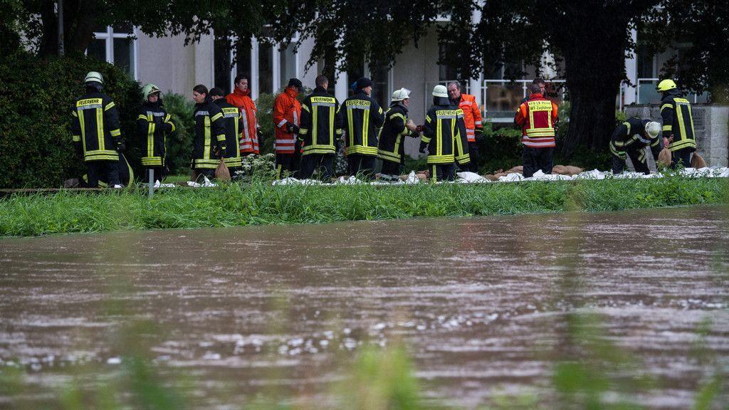 Dauerregen und Hochwasseralarm in Deutschland