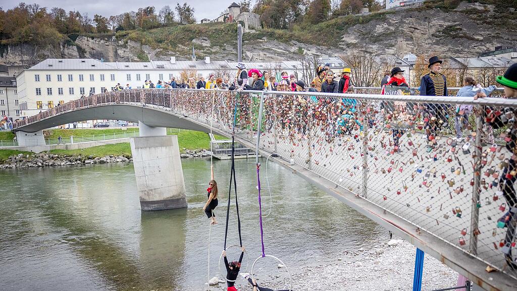 Zirkus-Walk vom Salzburger Winterfest