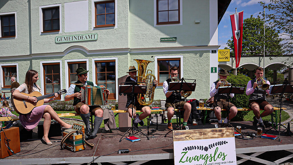 Maibaumaufstellen Berndorf