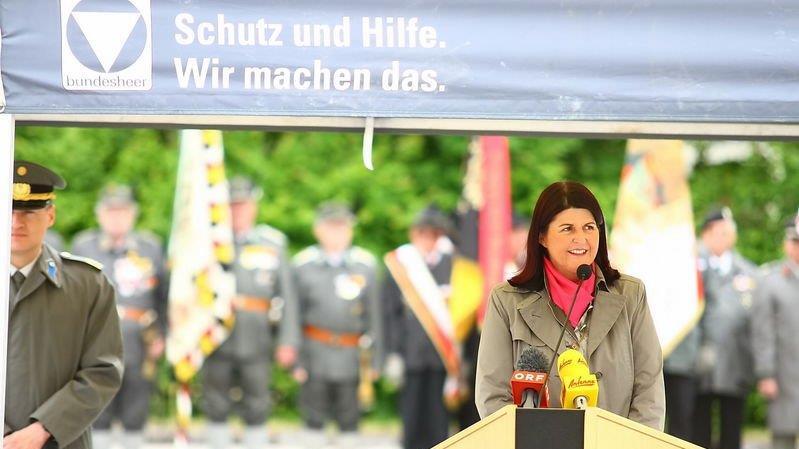 Rainerkaserne an Red Bull übergeben