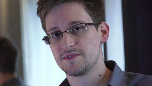 Snowden hält sich im Transitbereich auf