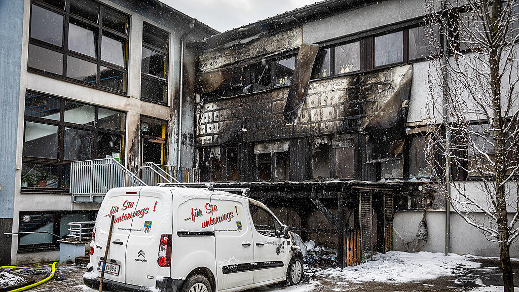 Brand in Volksschule in Neuhofen an der Krems
