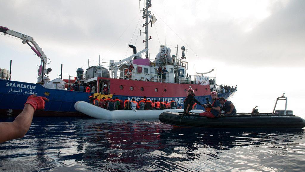 "Lifeline" irrt durch Mittelmeer