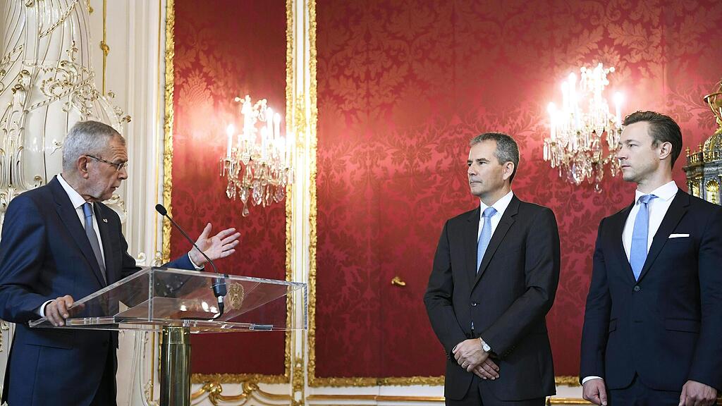 AMTSENTHEBUNG DER REGIERUNG DURCH DEN BUNDESPR\u00c4SIDENTEN