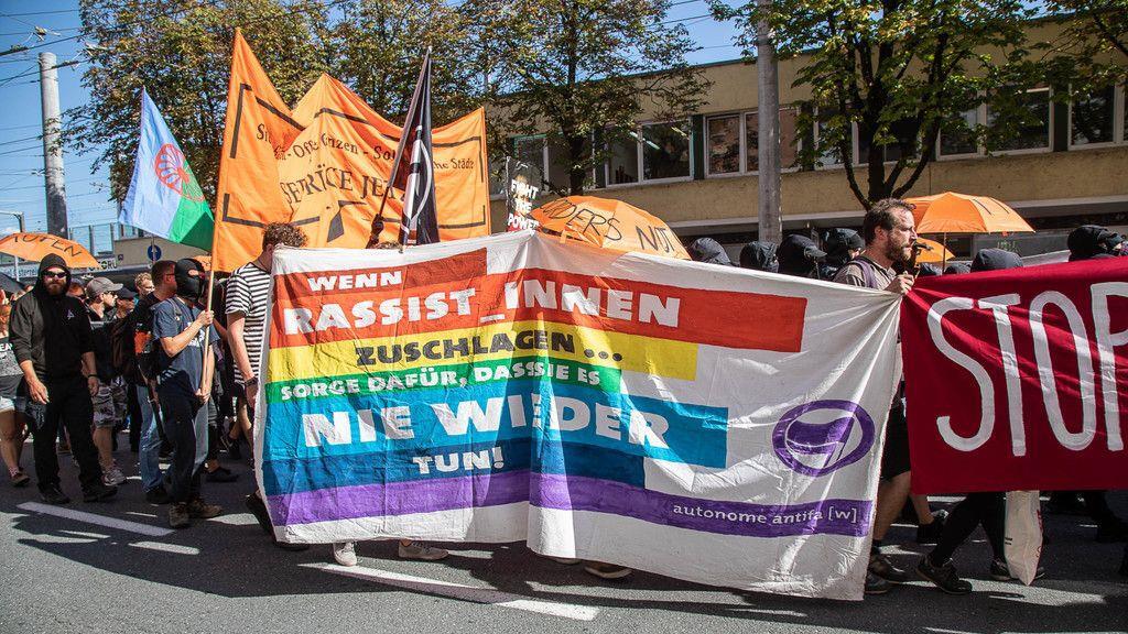 Eu-Gipfel: Demo in Salzburg, II