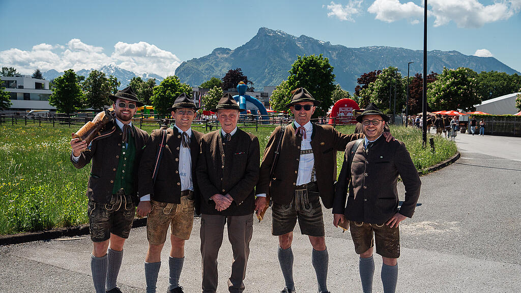 Maibaumaufstellen Stiegl-Brauwelt
