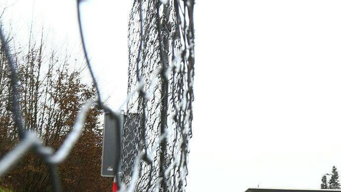 "Alte" Grenze Spielfeld wieder für Pkw passierbar